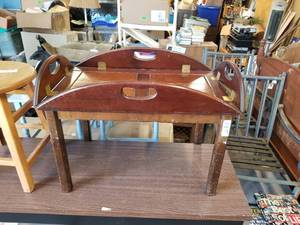 lot 187 image: Butler style table