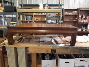 lot 186 image: Wood Coffee table