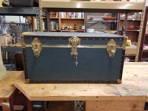 lot 189 image: Steam type trunk