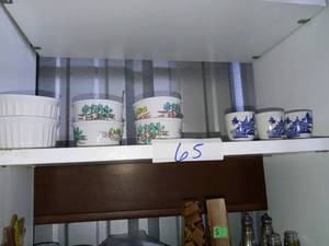 lot 65 image: Selection of stoneware