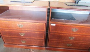 lot 28 image: Hotel TV stand 3 drawers with mount 38x22x38