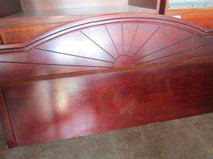 lot 23 image: solid wood headboard 60x29