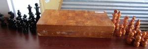 lot 16 image: Wooden chess set in box complete
