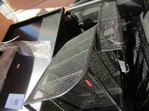 lot 46 image: Assorted office supplies and organizers