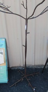 lot 54 image: Large cast iron tree 72x42