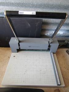 lot 85 image: GBC ClassicCut CL800pro