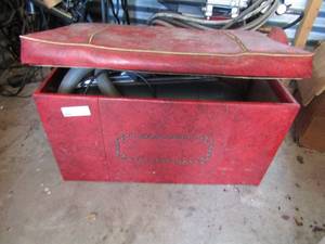 lot 88 image: Red foot chest open top inside blue vintage universal vacume