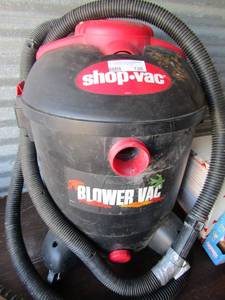 lot 126 image: Red and black shop vac unknown working condition