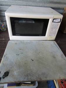 lot 133 image: Gold Star multiware microwave 1touch cook unknown working condition,  marble cuttingpastry board  20x16 needs cleaning
