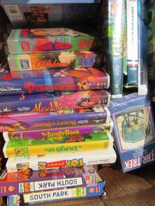 lot 146 image: 30 VHS movies- Star trek, Once upon a forrest, Jumangi, Beauty and the beast and ore