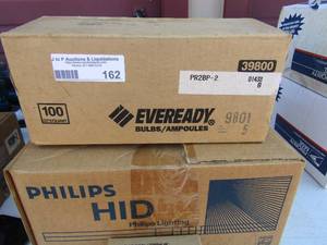 lot 162 image: Everyday flashlight bulbs Phillips HD light bulbs