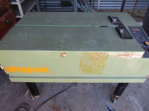 lot 176 image: STRAPEX CUBIC MOD. # CH5610 BINDING MACHINE W ROLL OF PLASTIC STRAPING 39 X 23 X 37 - SWEDEN
