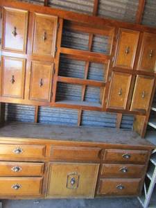 lot 177 image: Wood buffet 6 drawers 1 cabinet no back 3 top middle shelving 83x73x21