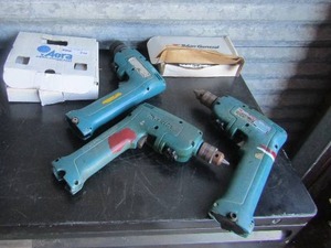 lot 210 image: Makita cordless drills x 3 AERA fc-3501 air ports for electrical components x 3 boxes