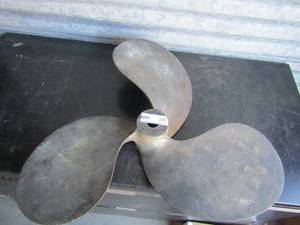 lot 225 image: 22 Propeller HEAVY
