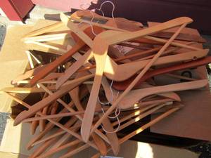 lot 252 image: Lot of over 20 wooden hangers