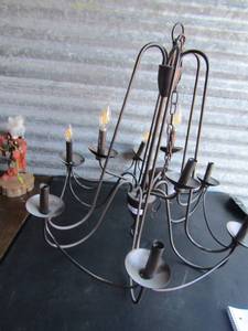 lot 253 image: 26x24 nine light chandelier very good condition