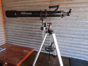 lot 267 image: Telescope on stand Celestron style power seeker 80EQ model #21048 D-80 mm F900mm f11
