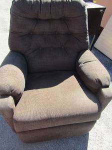 lot 268 image: Dark brown rocker recliner great condition