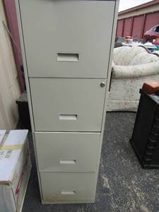 lot 303 image: Filing cabinet  with key 4 drawer 46x18x14