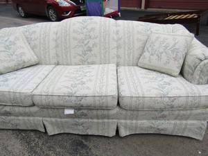 lot 301 image: WHITE W Purple floral MORGAN STEWART 8 WAY CRAFTED CUSTOM SOFA - 84x34x34