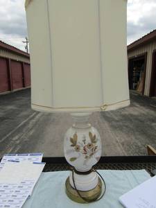 lot 314 image: White autumn lamp with shade 28fal