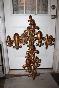 lot 18 image: Layered Metal Wall Cross Fleur de Lis Style