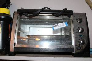 lot 15 image: Black&Decker Toaster Oven