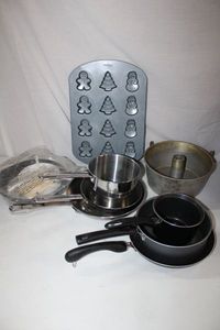 lot 70 image: Baking Pots and Pans as shown