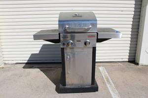lot 75 image: Char-Broil Gas Grill with Collapsible Sides