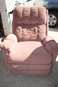 lot 78 image: Lane Armchair Recliner