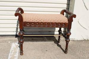 lot 85 image: Antique Bench, see pictures