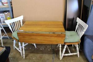 lot 92 image: Flanders Dual Drop Leaf Kitchen Table and 2  Matching Chairs
