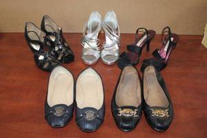 lot 112 image: Shoes-High Heels and Flats Sizes 6 to 8, see pictures