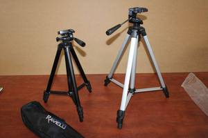 lot 122 image: 2 Camera Tripods 1 is Ravelli