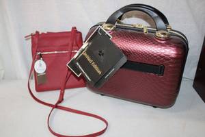 lot 128 image: Triforce Travel Case and Giani Bernini Red Leather Crossbody Purse, (Both still with Tags)