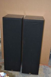 lot 142 image: Pair of LARGE Speakers Mfg. by Klipsch