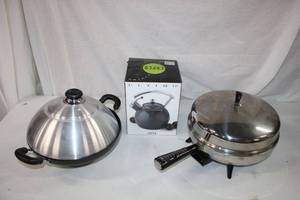lot 159 image: Cooking Lot Electric Fry Pan, Ultimo Tea Kettle,  and Grill Wok Pan
