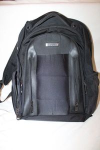 lot 202 image: Kenneth Cole Reaction E-Z Scan Checkpoint Friendly back pack. All zippers and pockets work. No condition issues.