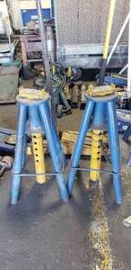 lot 78 image: Lot of 2 Adjustable Heavy Duty Jack Stands