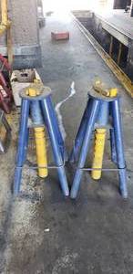 lot 79 image: Lot of 2 Adjustable Heavy Duty Jack Stands