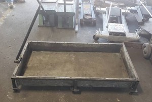 lot 104 image: Rolling Galvanized Oil Drain Pan