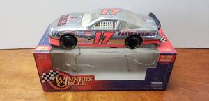 lot 27 image: Kenner 124 Diecast Winners Circle #16 Darrell Waltrip 1997 Chevrolet