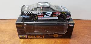 lot 31 image: Revell Diecast 124 Dale Earnhardt #3 GM Goodwrench Oreo, Limited Edition