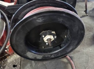 lot 111 image: Retracting Hose Reel w 12 Air Hose