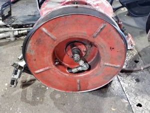 lot 115 image: Retracting Hose Reel w 34 Oil Hose & CeilingWall Mount