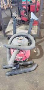 lot 168 image: Craftsman 2.5 HP 6-Gallon WetDry Shop Vac w Hose & Attachments