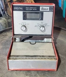 lot 173 image: Vintage Snap-On MT 470 Digital High Impedance VoltOhm Meter