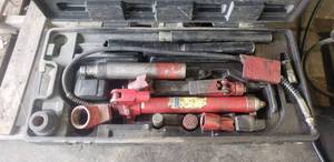 lot 225 image: Hydraulic Jack Body Frame Repair Kit