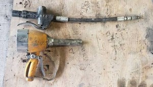 lot 276 image: Lot of 2 Fluid Dispensing Guns, 1 w Meter
